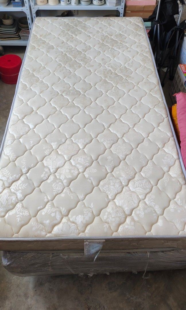 Used queen mattress for sale near me 2025