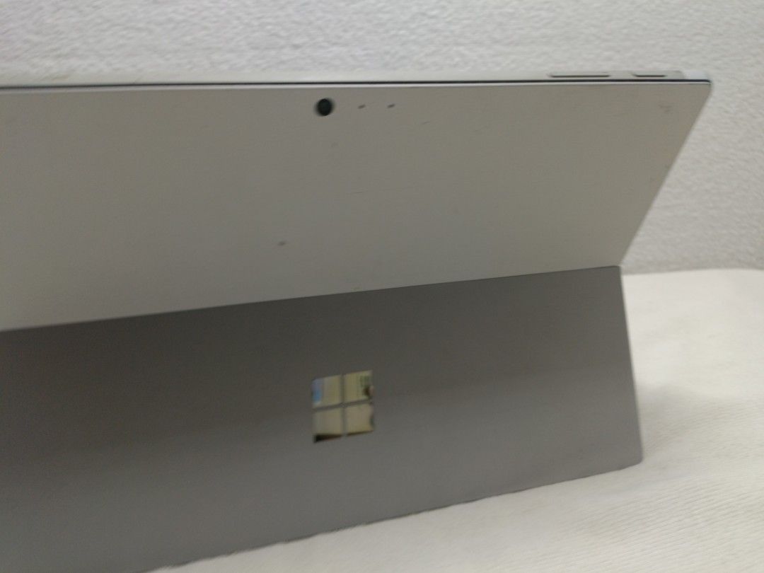 Microsoft Surface Pro 5 i5/7th/16/256 Excellent Battery Health with