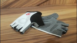 （分類：）位於 。 由 cycambike 提交（商品編號 1293580301，圖片 1）。簡介： 。