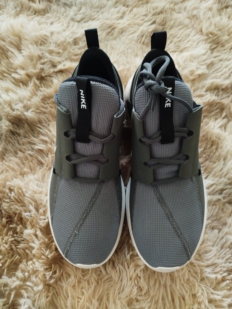 Nike men's shoes E series Ad (Category: Sneakers) located in Naic. Submitted by JustRandomThings (Listing ID 1293627459, Image 3). Description: Brand new and legit Us 9.5M 27.5cm Eu43 Mall price: Php 4,095 Selling: Php 1,800 ✨️LAST PRICE POSTED✨️ ❌️ no haggling❌️ payment first policy if in doubt, do not buy SF NOT INCLUDED MOP: gcash paymaya Courier: J&T lalamove available for meetup around hillsview naic, tanza mcdo, tejero.