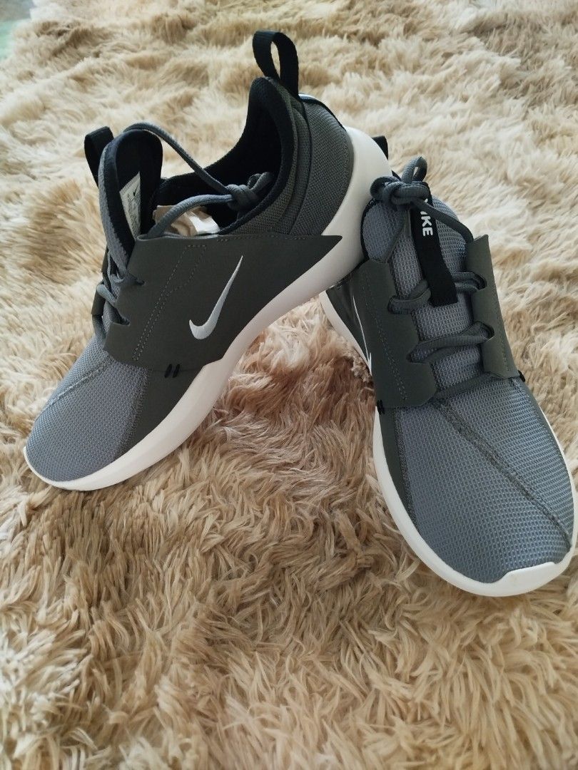 Nike men's shoes E series Ad (Category: Sneakers) located in Naic. Submitted by JustRandomThings (Listing ID 1293627459, Image 2). Description: Brand new and legit Us 9.5M 27.5cm Eu43 Mall price: Php 4,095 Selling: Php 1,800 ✨️LAST PRICE POSTED✨️ ❌️ no haggling❌️ payment first policy if in doubt, do not buy SF NOT INCLUDED MOP: gcash paymaya Courier: J&T lalamove available for meetup around hillsview naic, tanza mcdo, tejero.
