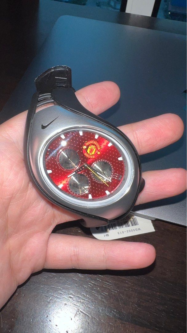 Nike Triax Swift Chronograph Manchester United BRAND NEW ORIGINAL Men s Fashion Watches Accessories Watches on Carousell