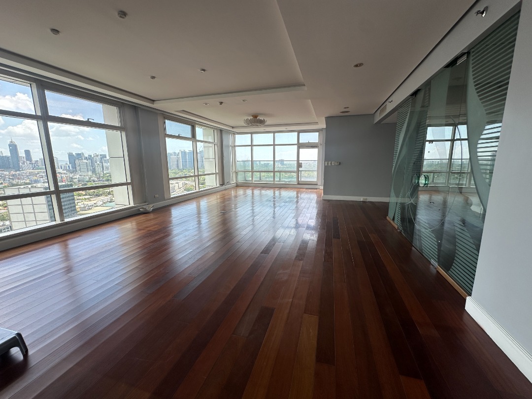 3 BEDROOM GLASS SUITE park central towers for sale makati ave ayala ave