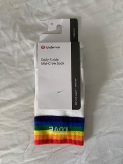 Authentic ALO YOGA Womens Throwback Crew Socks S/M, Women's Fashion,  Watches & Accessories, Socks & Tights on Carousell