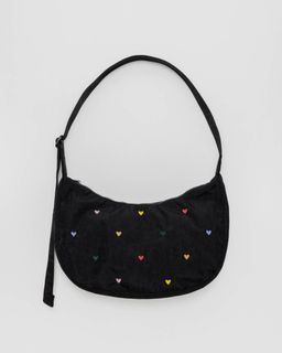 [Pre-order] BAGGU Medium Nylon Crescent Bag - Embroidered Hearts
