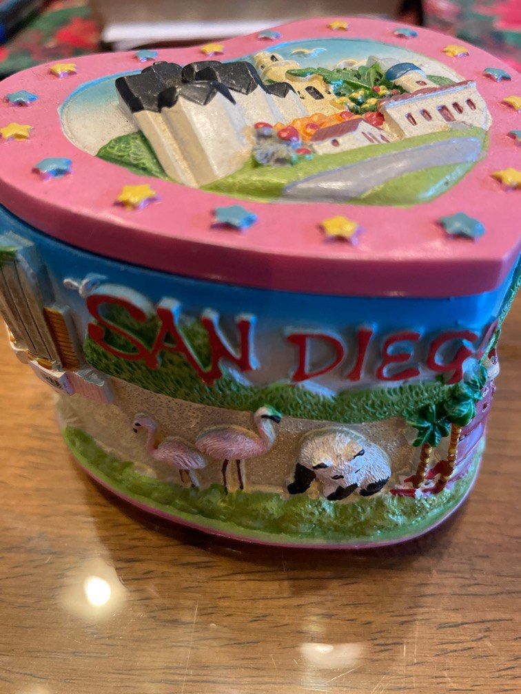 San Diego jewelry box (Category: Accessory Holder, Box & Organizers) located in Quezon City. Submitted by tippyplata (Listing ID 1293740562, Image 2). Description: .