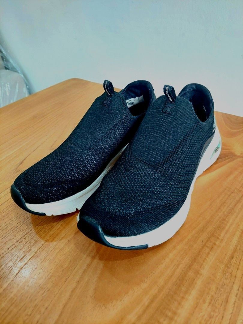 Sepatu Skechers Arch-Fit Air-Cooled Black Size 38, Fesyen Wanita