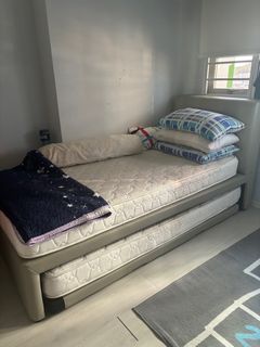 (Category: ) located in . Submitted by skyybluee (Listing ID 1293555994, Image 1). Description: .