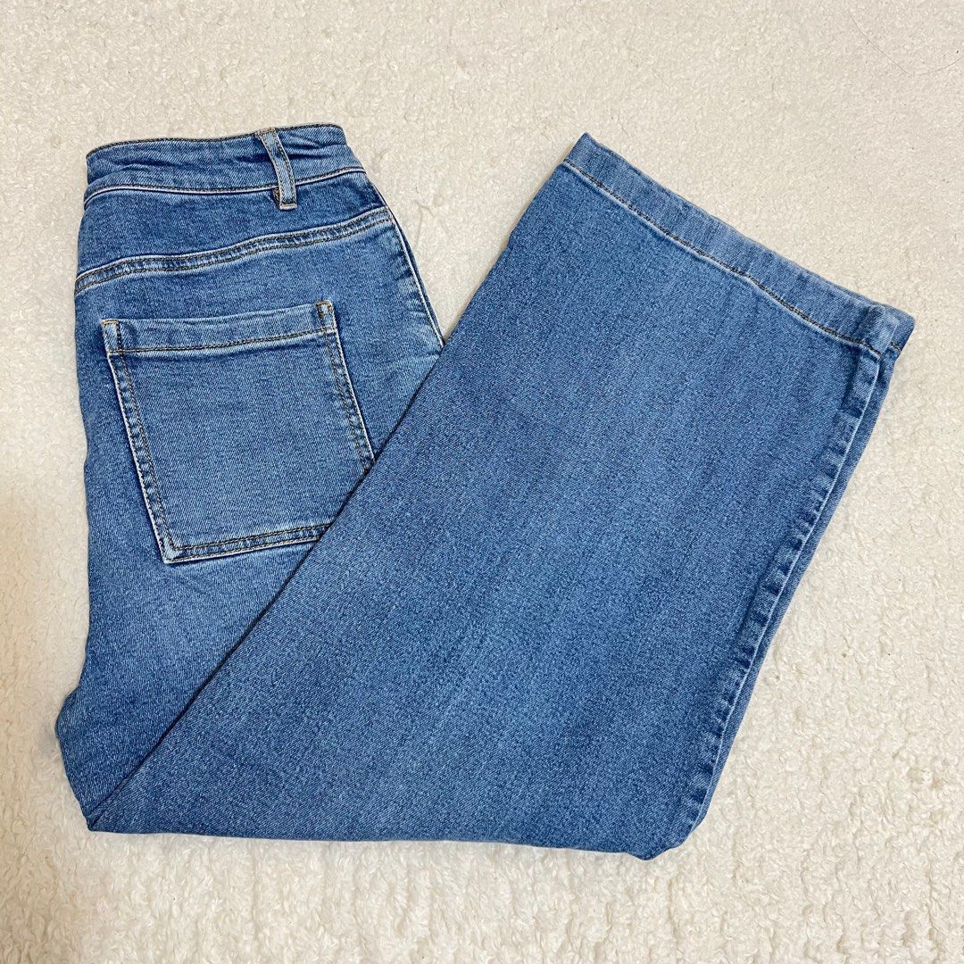 Size 26 highwaisted pants (Category: Jeans) located in Manila. Submitted by ideclutterss (Listing ID 1293716057, Image 3). Description: Doesn’t fit me anymore Size 26, hard denim with slight stretch Mod: sdd, j&t.