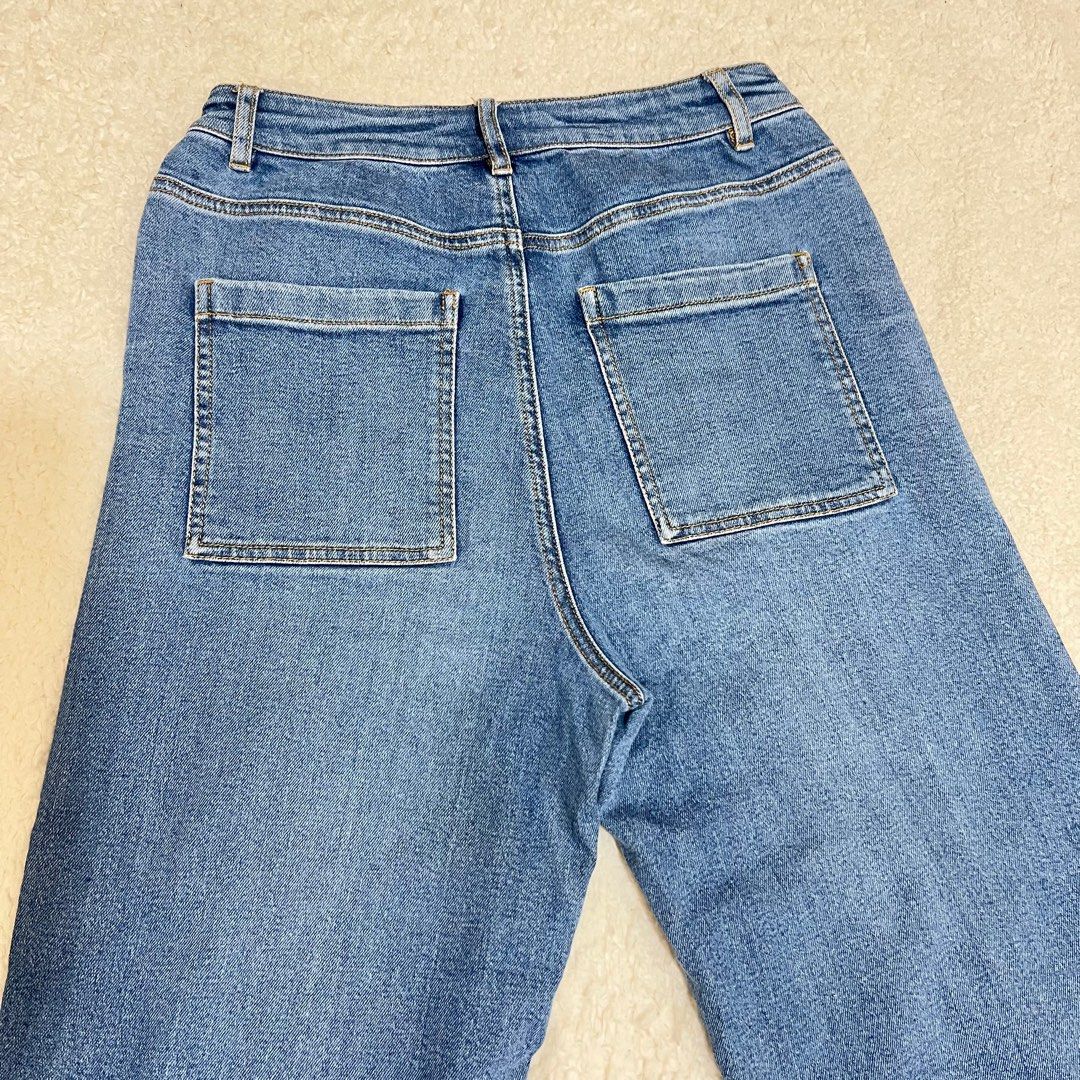 Size 26 highwaisted pants (Category: Jeans) located in Manila. Submitted by ideclutterss (Listing ID 1293716057, Image 2). Description: Doesn’t fit me anymore Size 26, hard denim with slight stretch Mod: sdd, j&t.