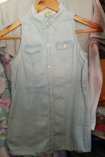 soft denim chambray vest blouse top live to be spoiled size medium