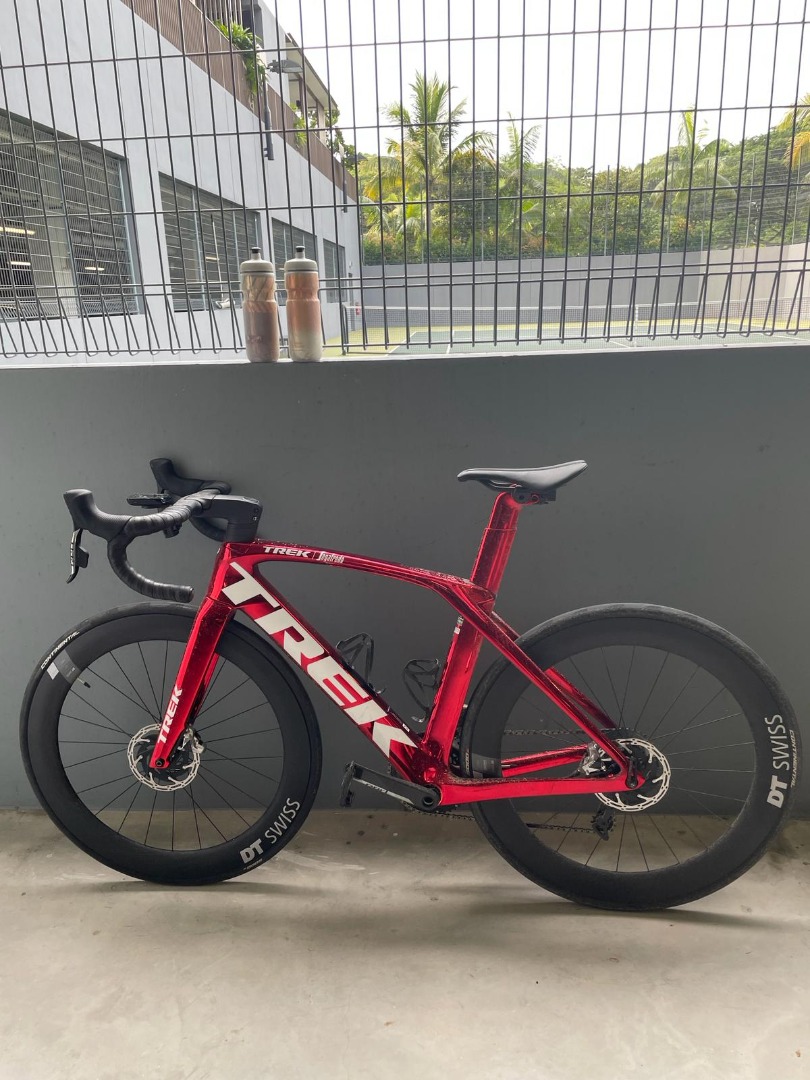 TREK MADONE SLR F/S PROJECT ONE RUBY CHROMA Size 54, Sports