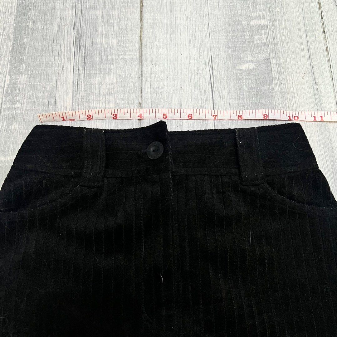 leopard/cheetah print velvet mini skirt (Category: Skirts) located in Cavite. Submitted by bearcart (Listing ID 1293671979, Image 3). Description: this is so cutee.
