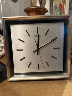 vintage metallic frame clock working seiko