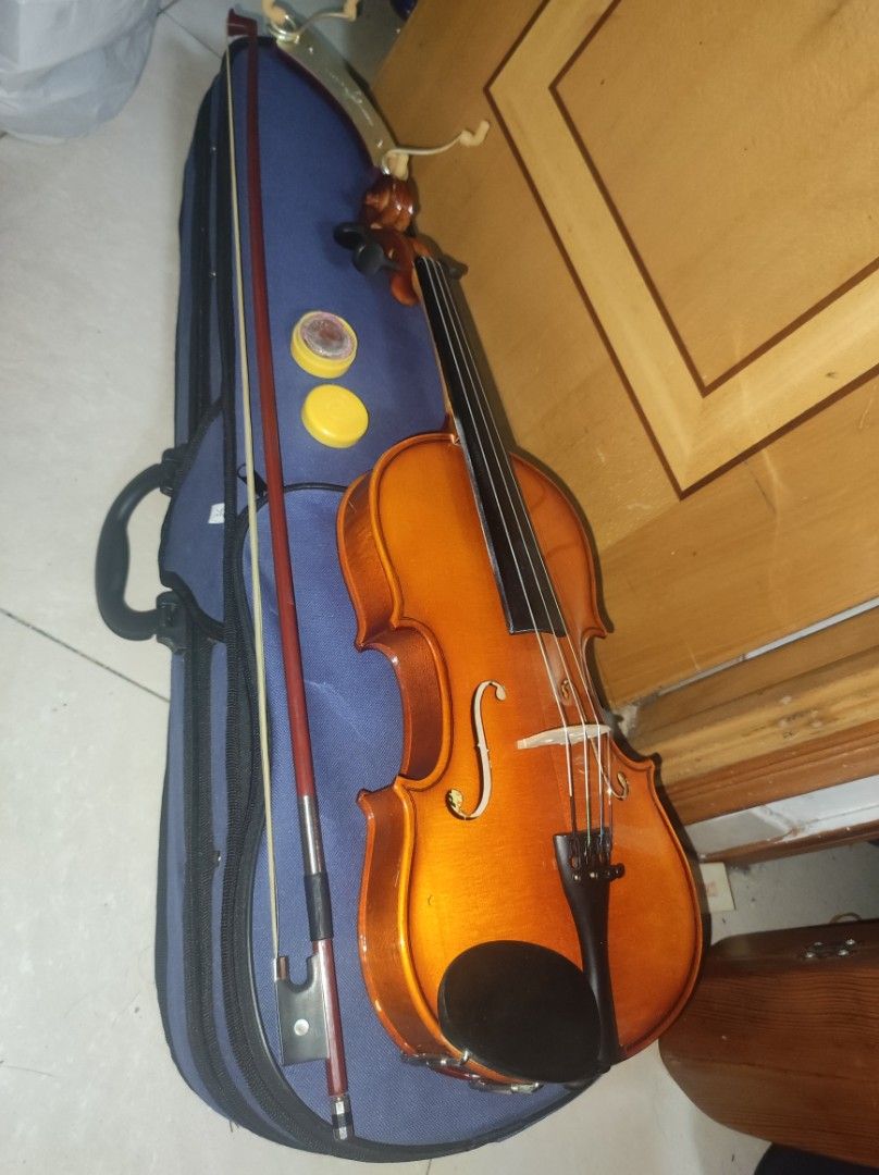 4/4小提琴, 興趣及遊戲, 音樂、樂器& 配件, 樂器- Carousell