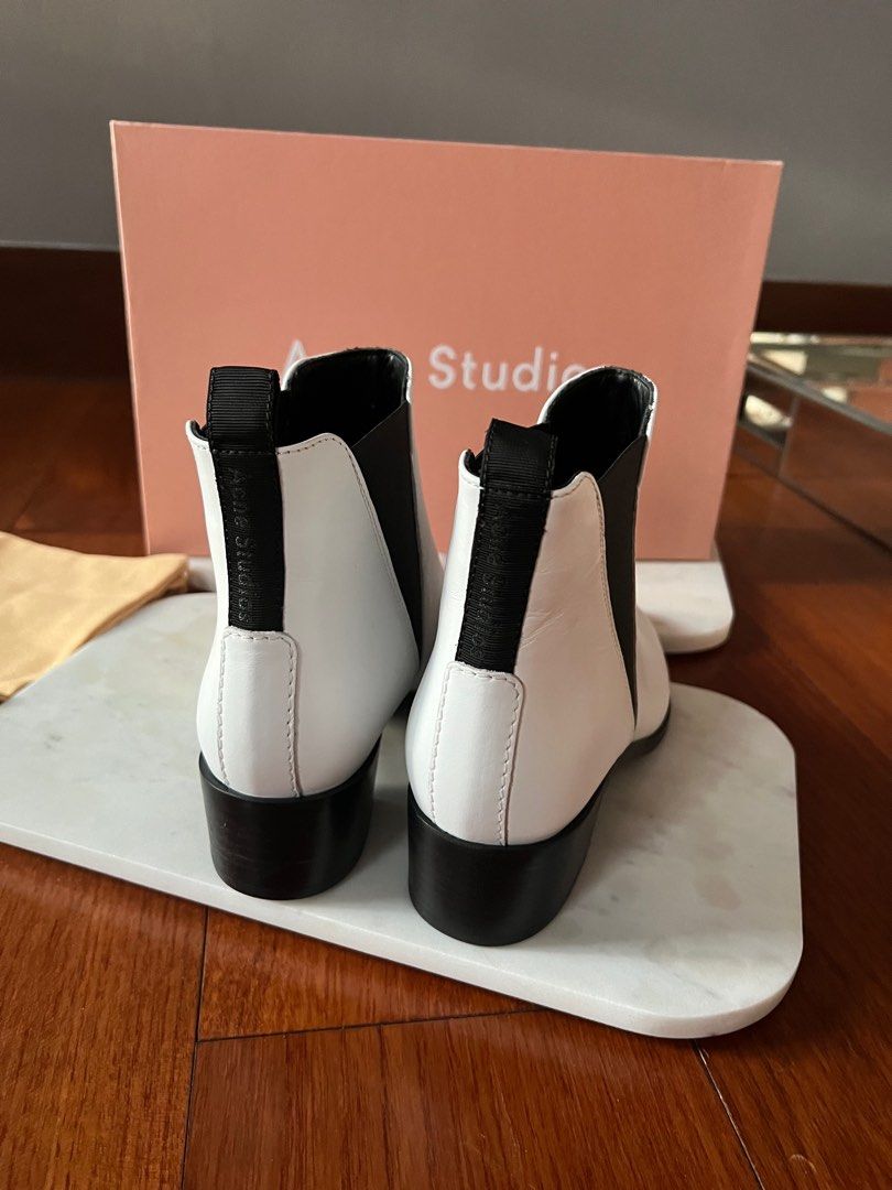 Acne studios jensen grain chelsea booties top