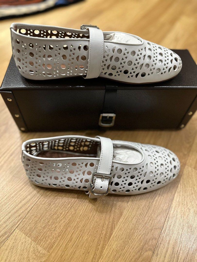 Alaia Ballet Flat Laser Cut White 39 5 Women s Fashion Footwear Flats on Carousell