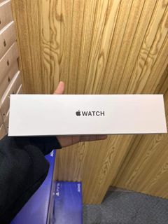 Apple Watch Se ( 2nd Gen ) 40mm Bnew Sealed Available Onhand with 1yr Apple Warranty and 7days Replacement