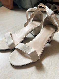 Brandnew size 37 heels/sandal milky white color