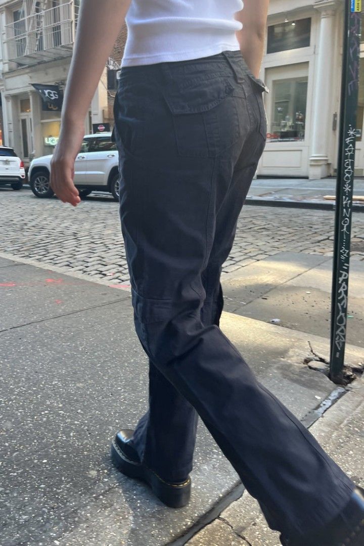 Brandy Melville / John Galt dark navy blue kim cargo pants, Women's  Fashion, Bottoms, Other Bottoms on Carousell