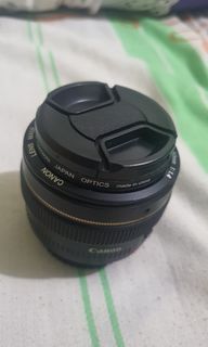 Canon 50mm 1.4 usm
Front cap
Rear cap
