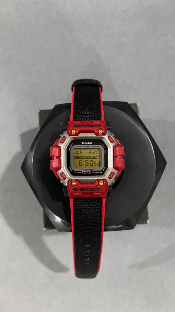CASIO G-SHOCK DW-8300 赤ガンダム カシオGショック DW-8300 ガンダム