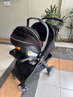 CHICCO BRAVO STROLLER WITH CAR SEAT