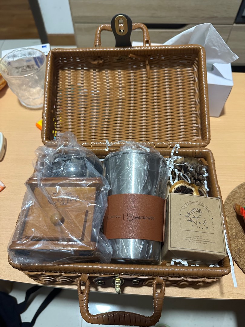 Coffee grinder gift set, Hobbies & Toys, Stationery & Craft, Other