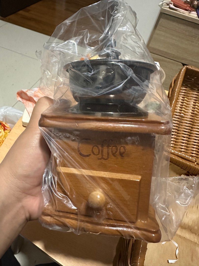 Coffee grinder gift set, Hobbies & Toys, Stationery & Craft, Other