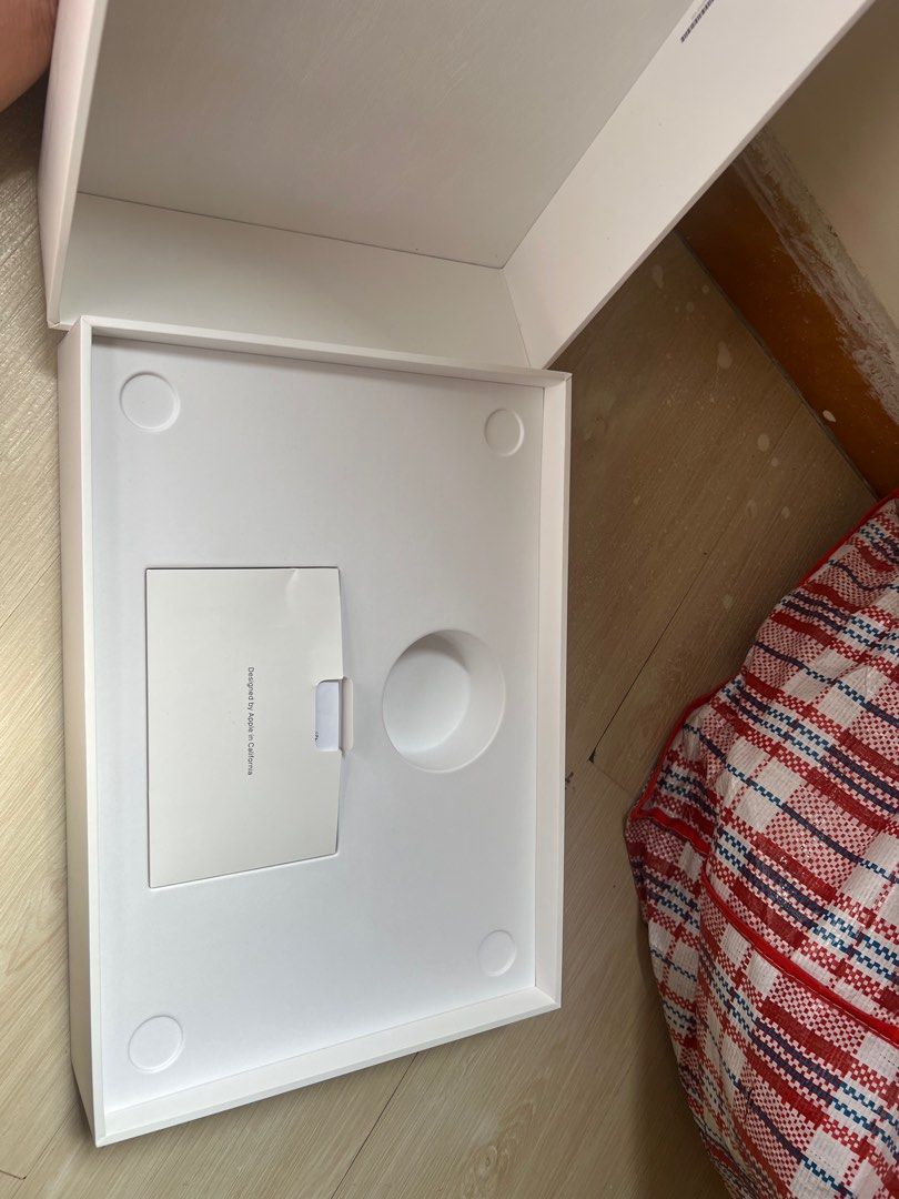 Empty box （分類：其他電子周邊配件及產品）位於 Hong Kong。 由 minimadz 提交（商品編號 1293771852，圖片 3）。簡介： $10 each Empty box can be used to gift it to your friend of course after buying something 。