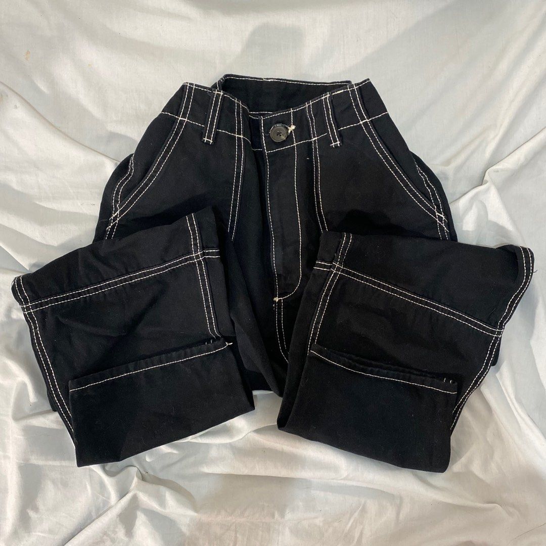 H&M Black Contrast Stitch Straight Pants (Category: Jeans) located in Quezon City. Submitted by nellienells (Listing ID 1293760099, Image 1). Description: Bought in H&M for 1,190, preloved Size EU 36 US 4, but fits me as a 27 :) Super nice! !! You may message for pictures when worn.