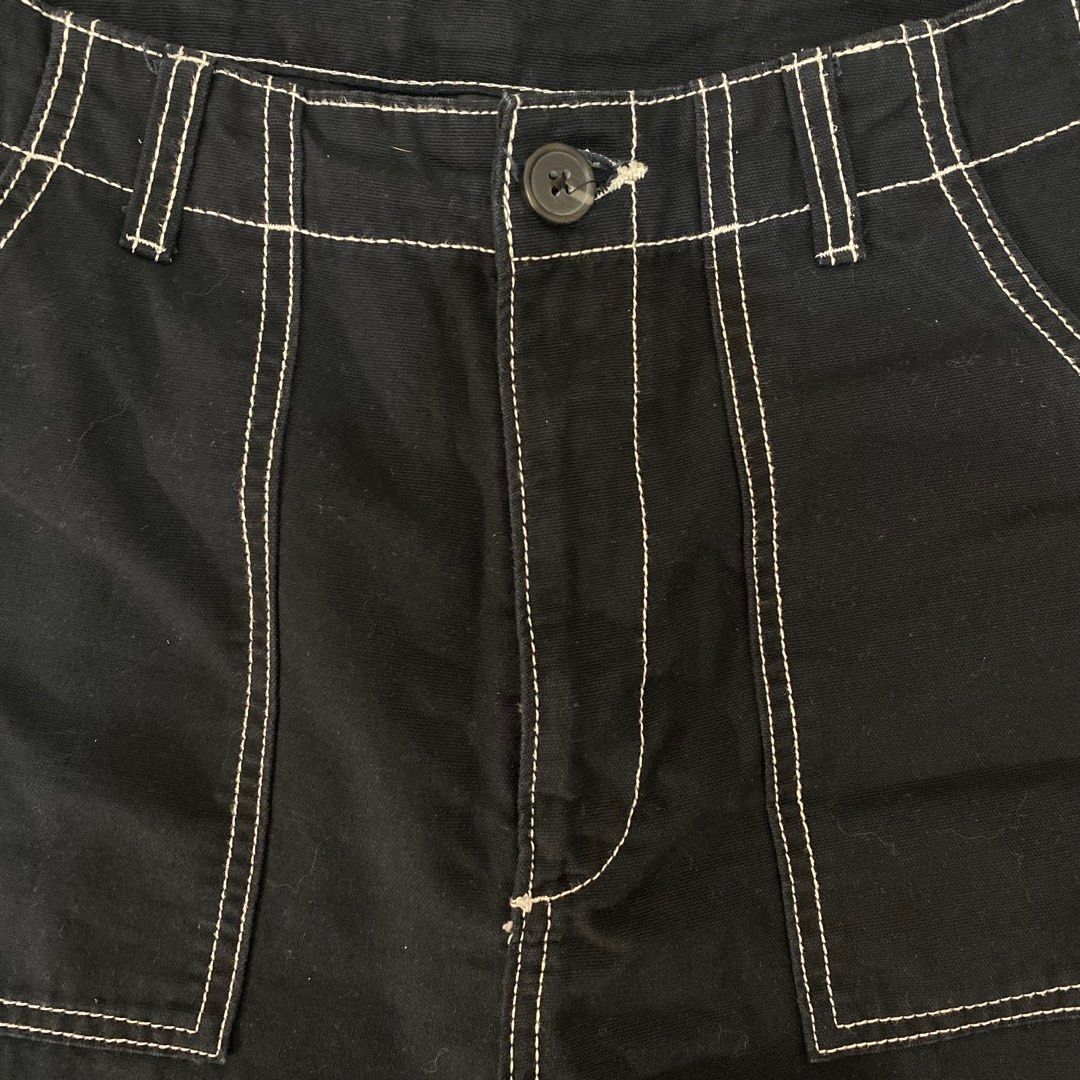 H&M Black Contrast Stitch Straight Pants (Category: Jeans) located in Quezon City. Submitted by nellienells (Listing ID 1293760099, Image 2). Description: Bought in H&M for 1,190, preloved Size EU 36 US 4, but fits me as a 27 :) Super nice! !! You may message for pictures when worn.