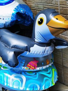 intex inflatable penguin split Ring floater for kids swimming activities