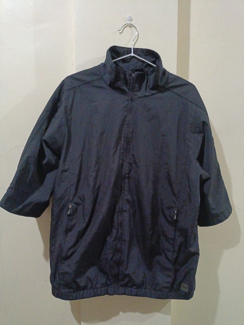 Izod XFG Black Jacket Men s Fashion Coats Jackets and Outerwear on Carousell
