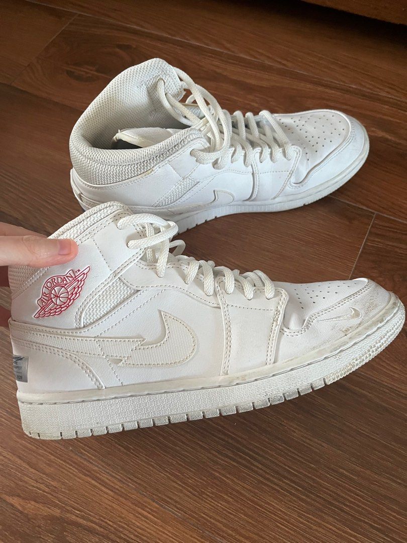 jordan 1 swoosh on tour