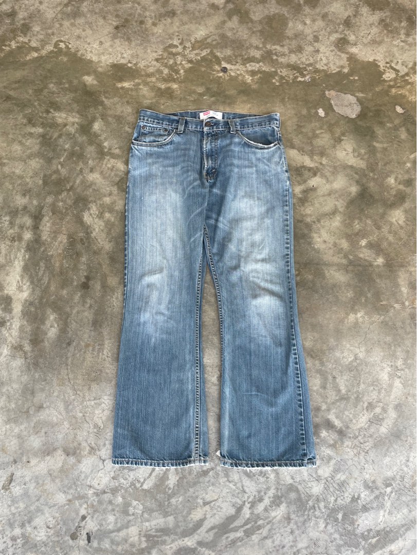 31 x 32.5 Distressed Vintage Levi bootcut Jeans L1538, Men's Fashion,  Bottoms, Jeans on Carousell