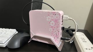 Minisforum UM773 Sakura with Portable Monitor MINI PC