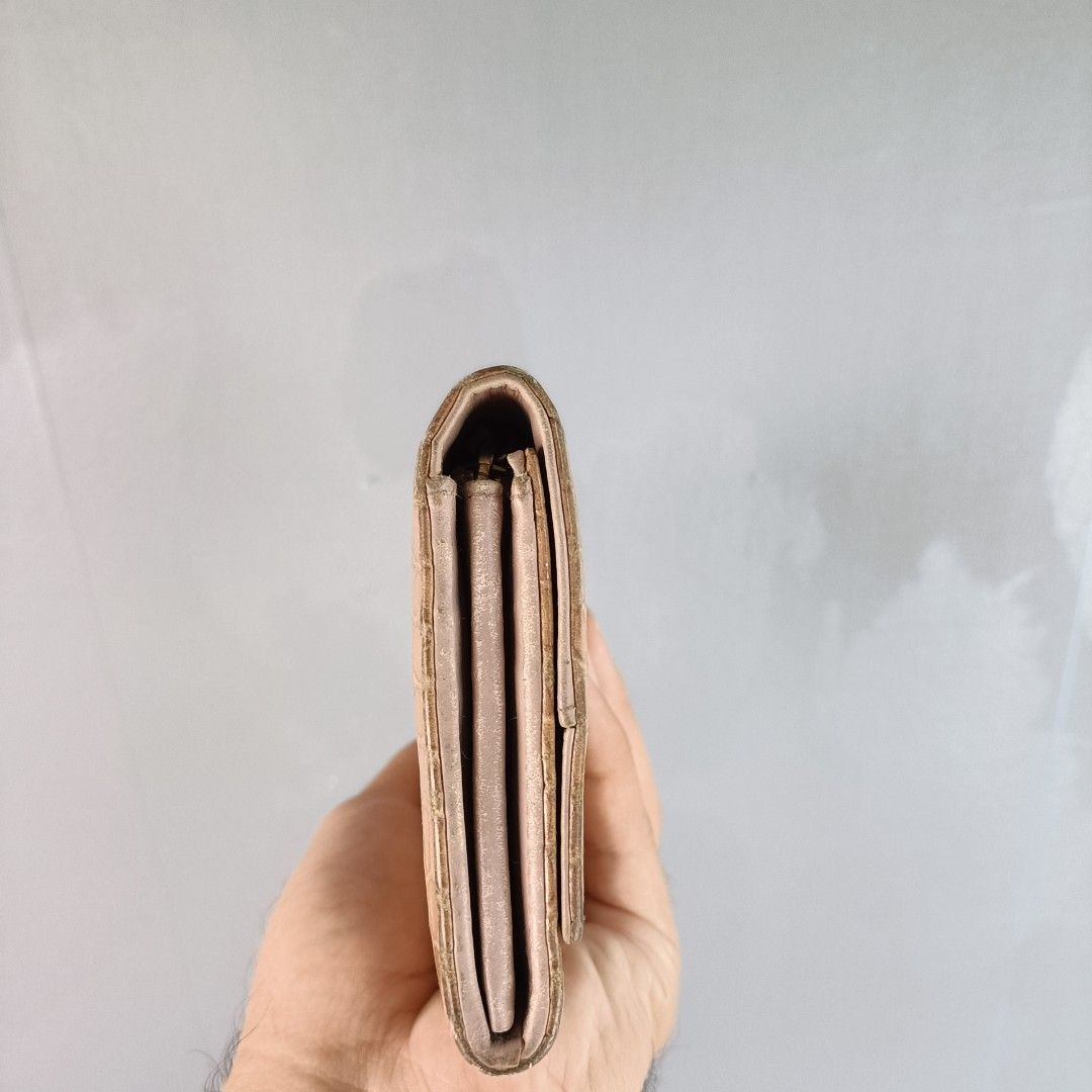MIU MIU CROCODILE LEATHER (Category: Luxury Bags & Wallets) located in Quezon City. Submitted by jekzzz (Listing ID 1293835247, Image 3). Description: Want to sell MIU MIU CROCODILE LEATHER LONG WALLET flaws : Signs of usage Lampo zipper.
