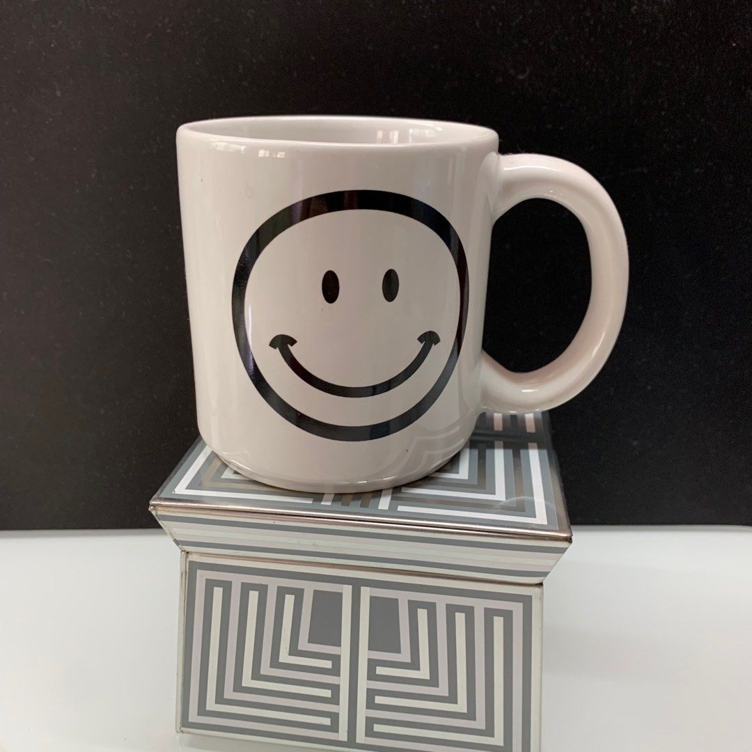 Mug Smiley Design (Category: Coffee & Tea Tableware) located in Manila. Submitted by urbanwear (Listing ID 1293867842, Image 1). Description: .