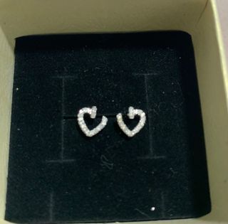 nail heart diamond stud earring in 18k white gold setting