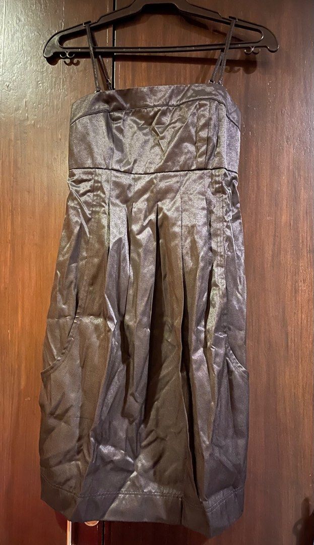 New / Used Various Dresses (Category: Dresses) located in Quezon City. Submitted by bean05 (Listing ID 1293796110, Image 2). Description: FOR SALE ONLY! Closet Finds! New/Used Preloved Dresses Some are branded/most unknown Most/All are small sizes Some are new with tags Some are new without tags Some are used All are in good condition IMO PLS manage your expectations! NO LOWBALLING! *Wash before wearing/using* Pic 1 Black Dress - Folli Folli with
