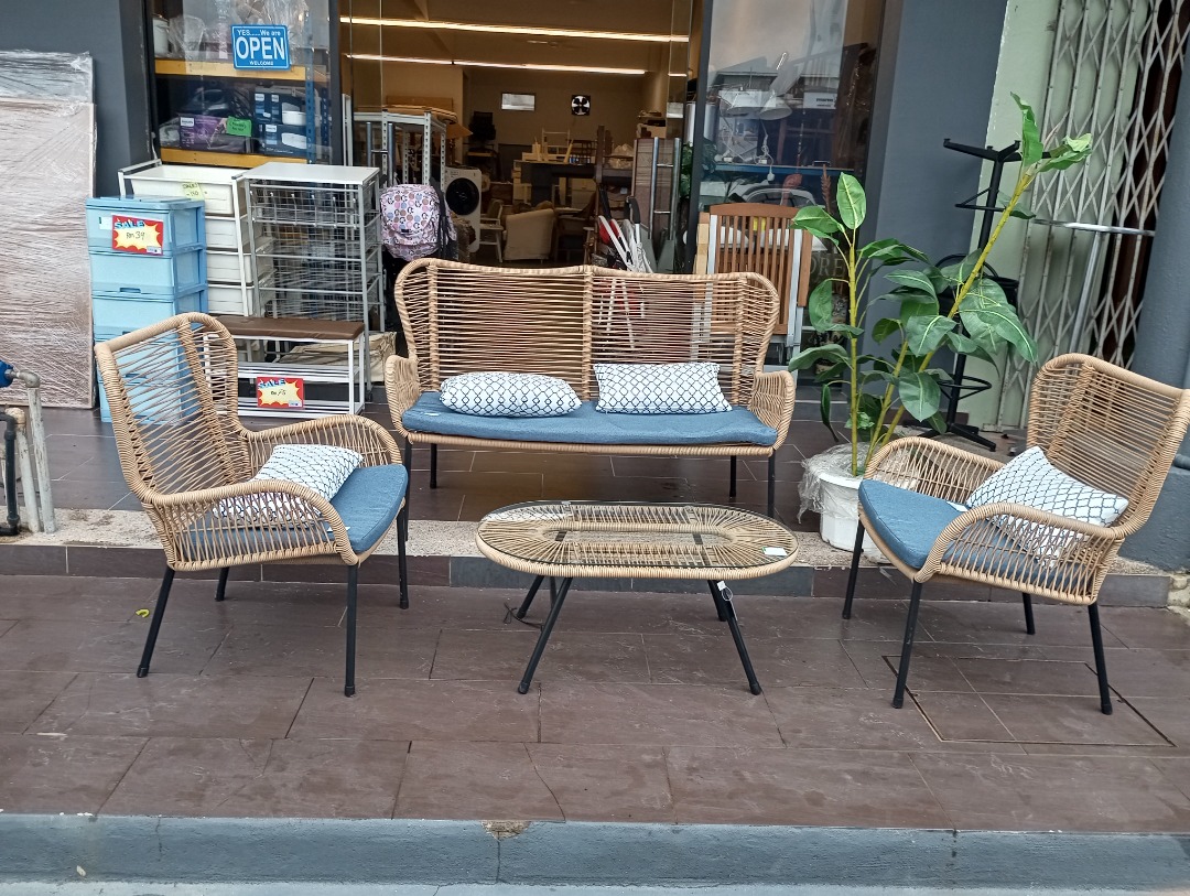 (NEW) Harvey Norman Solid Rattan Highback Outdoor 2Seater Sofa, 1