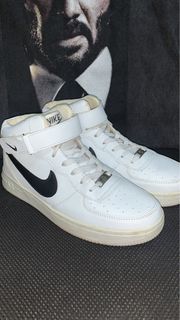 (Category: ) located in . Submitted by kumans.wardrobe (Listing ID 1293883826, Image 1). Description: .