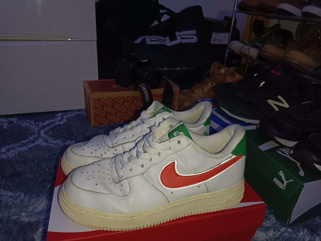 Nike AF1 x Stranger Things Hawkins Highschool