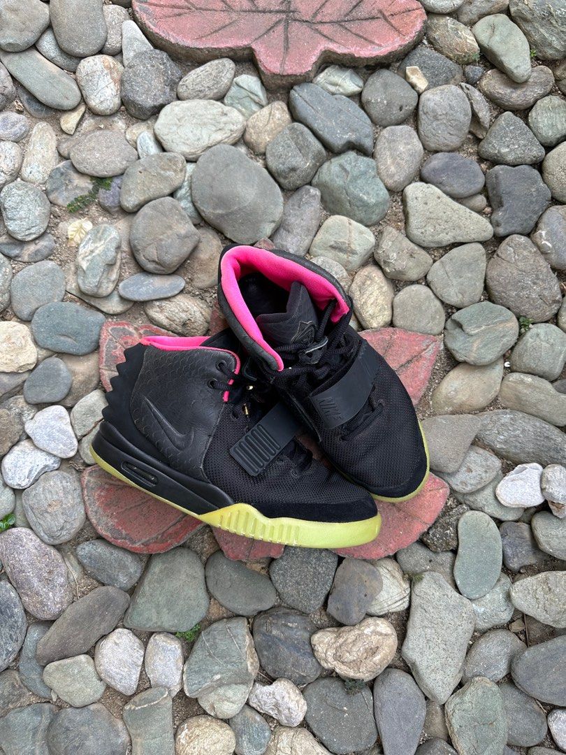 Nike air yeezy solar red deals