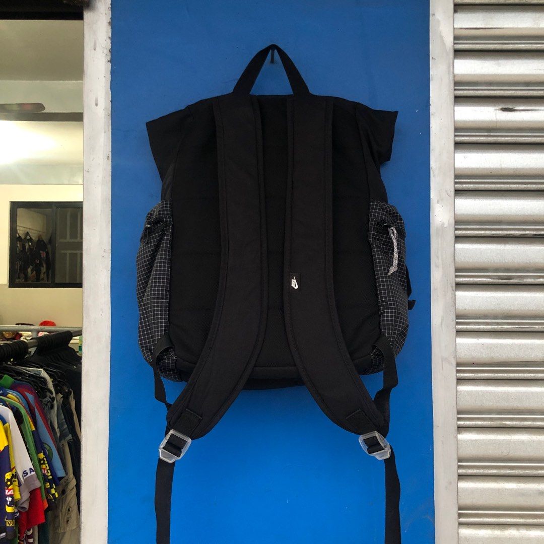 Nike Heritage Rucksack Backpack Essentials (Category: Backpacks) located in Pandi. Submitted by 28hundreds (Listing ID 1293866854, Image 3). Description: Nike Heritage Rucksack Backcpack Essentials authentic guaranteed ! in good condition see detailed pics to appreciate the piece thank you. 1299+ shipping 📩 📍Bulacan, Philippines 3014..