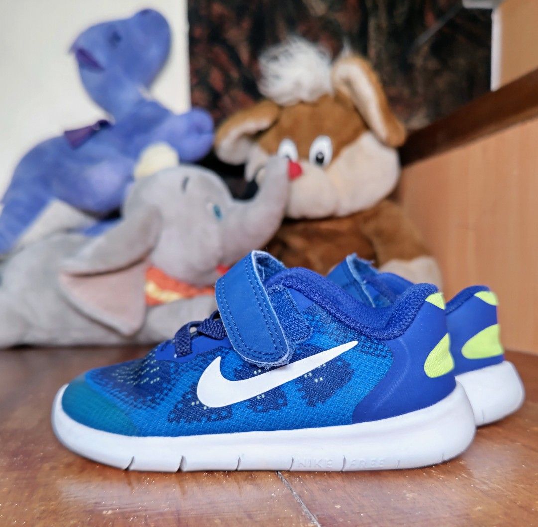 Nike free rn kids best sale