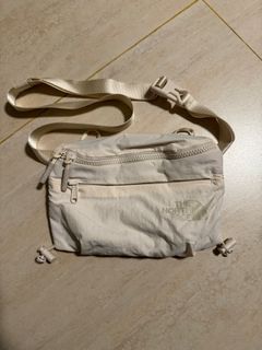 （分類：）位於 。 由 siuvii 提交（商品編號 1293894962，圖片 1）。簡介： 。