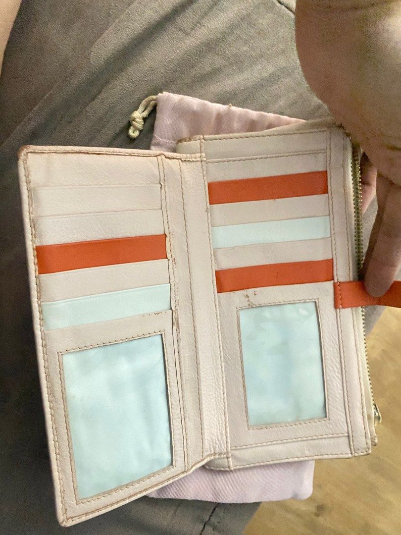 True Leather Radley London Wallet (Category: Luxury Bags & Wallets) located in Quezon City. Submitted by twelve_17 (Listing ID 1293893938, Image 3). Description: Original Radley London Wallet Bought the wallet from Cruiseship in London. .