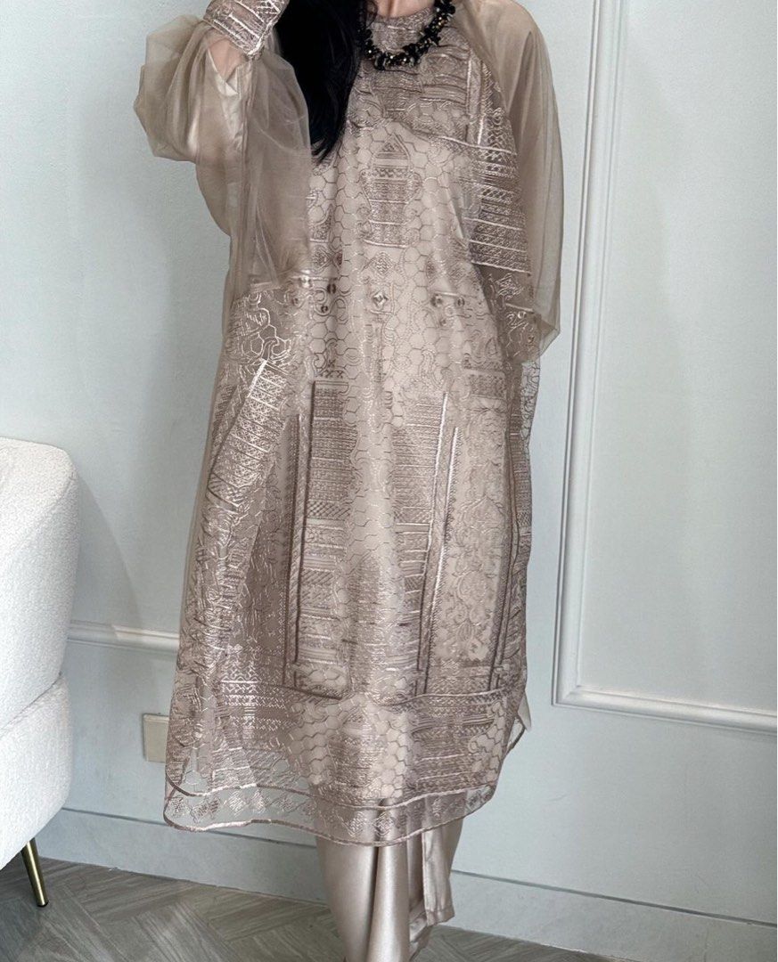 Tunic Set (Category: Baju Kurung & sets) located in Singapore. Submitted by natashalux (Listing ID 1293746540, Image 2). Description: .
